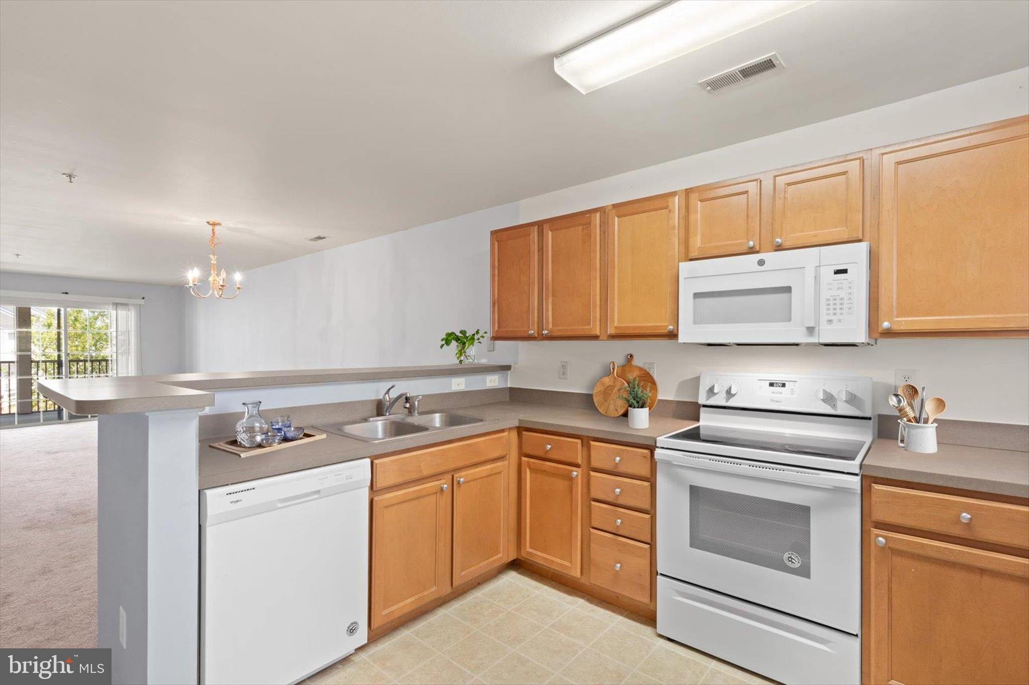 5202 CAITLINS WAY