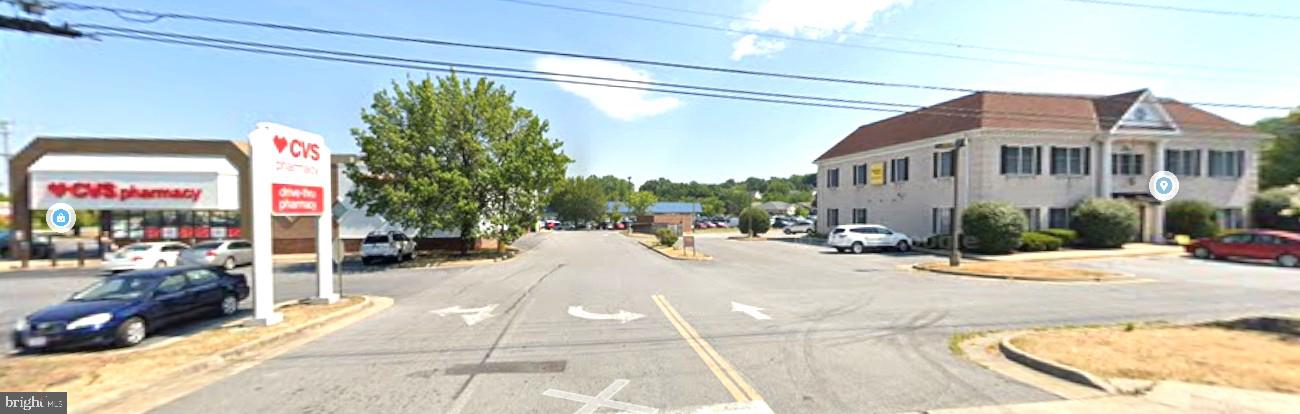 824 JOHN MARSHALL HIGHWAY