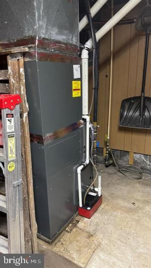 Tiny photo for 714 Harding Highway, CARNEYS POINT, NJ 08069 (MLS # NJSA2017688)