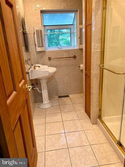 Tiny photo for 714 Harding Highway, CARNEYS POINT, NJ 08069 (MLS # NJSA2017688)