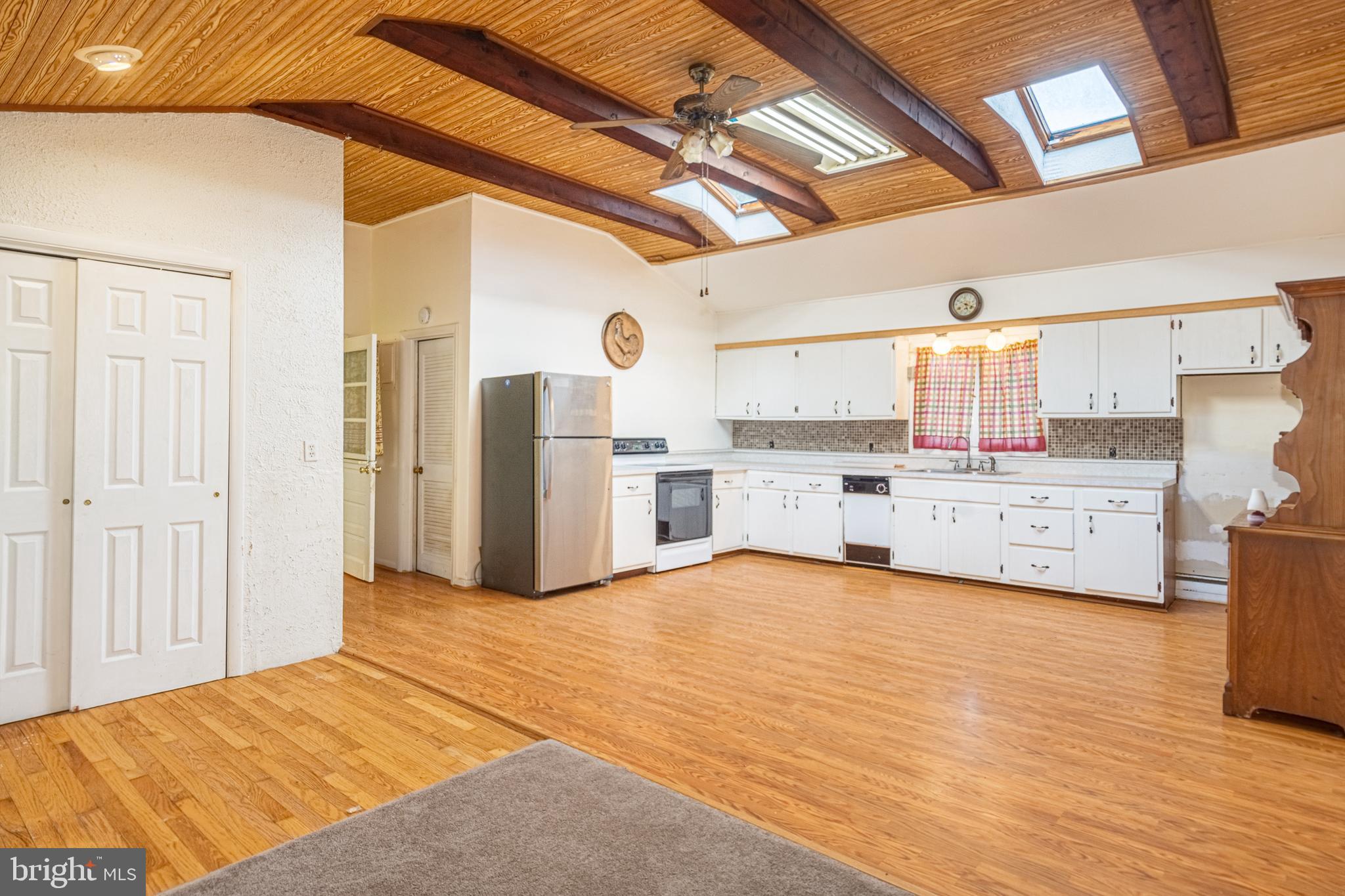 GREEN GABLES - Residential