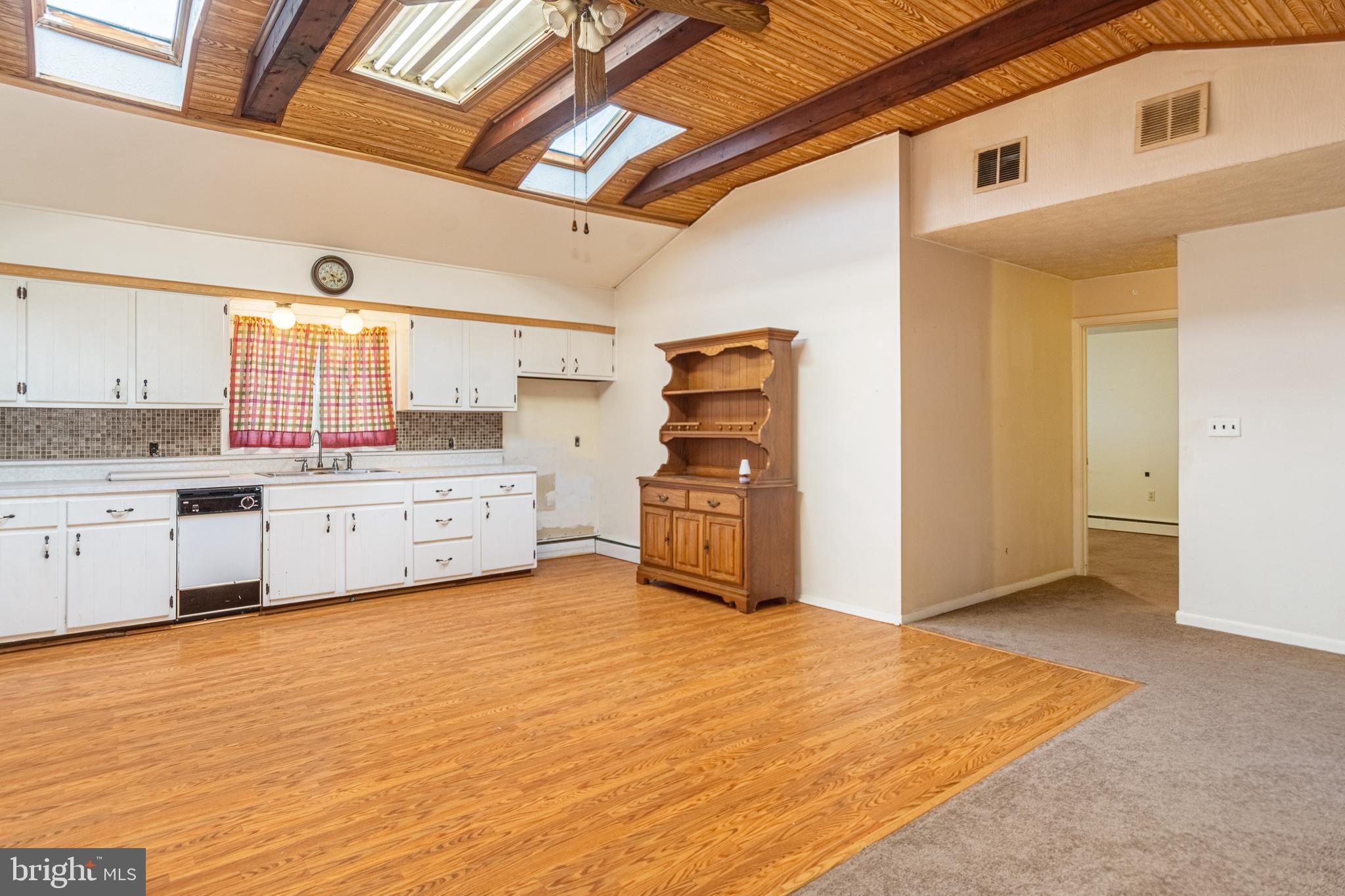 GREEN GABLES - Residential