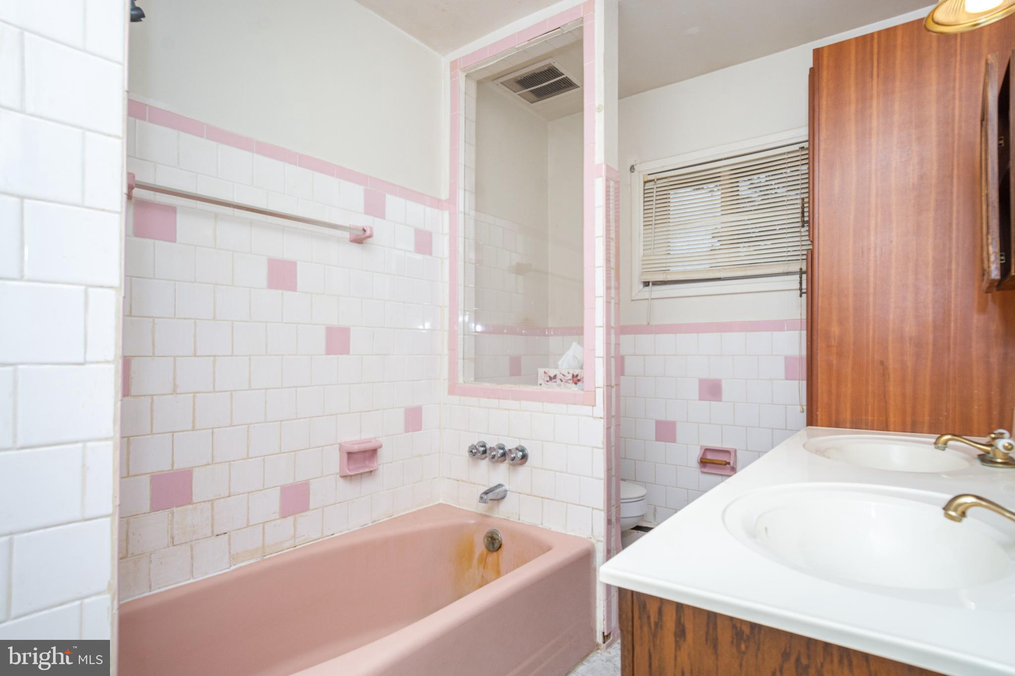 GREEN GABLES - Residential