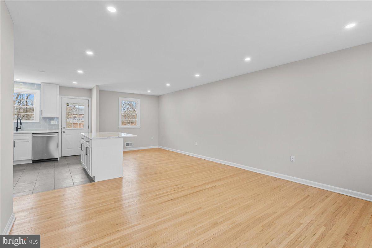 BRADBURY PARK - Residential