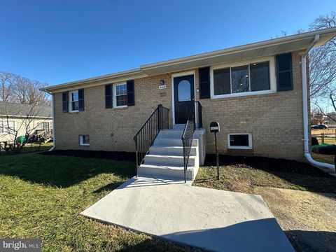 4621 BROMLEY AVENUE SUITLAND MD 20746