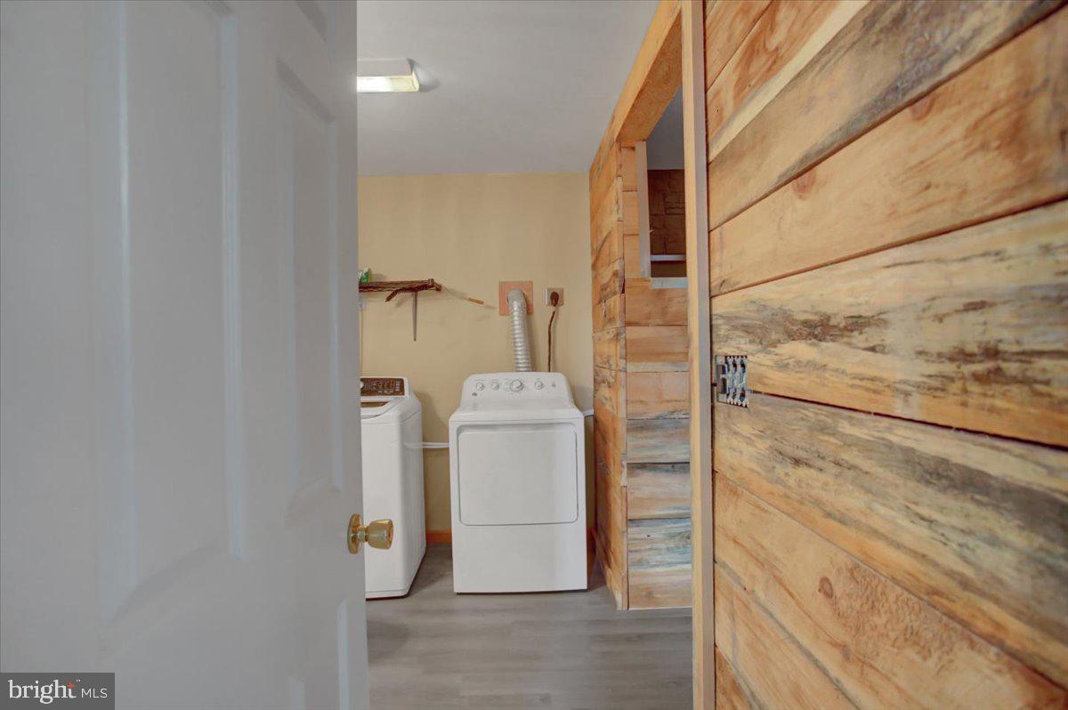 HILLVIEW ESTATES - Residential