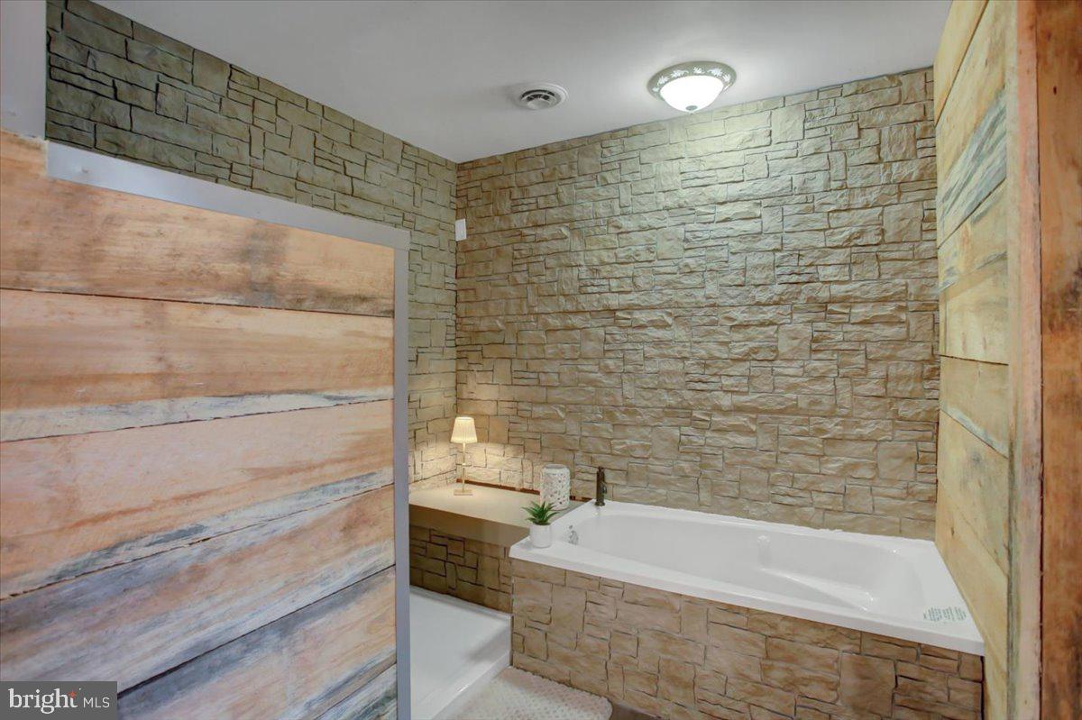 HILLVIEW ESTATES - Residential