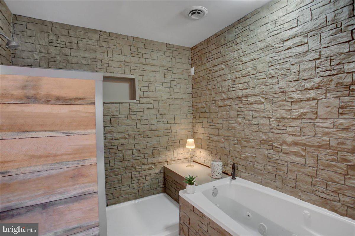 HILLVIEW ESTATES - Residential