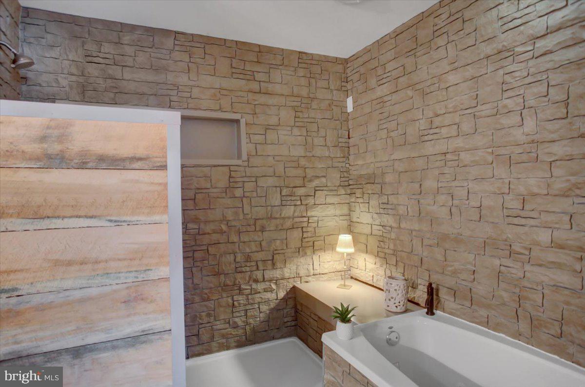 HILLVIEW ESTATES - Residential