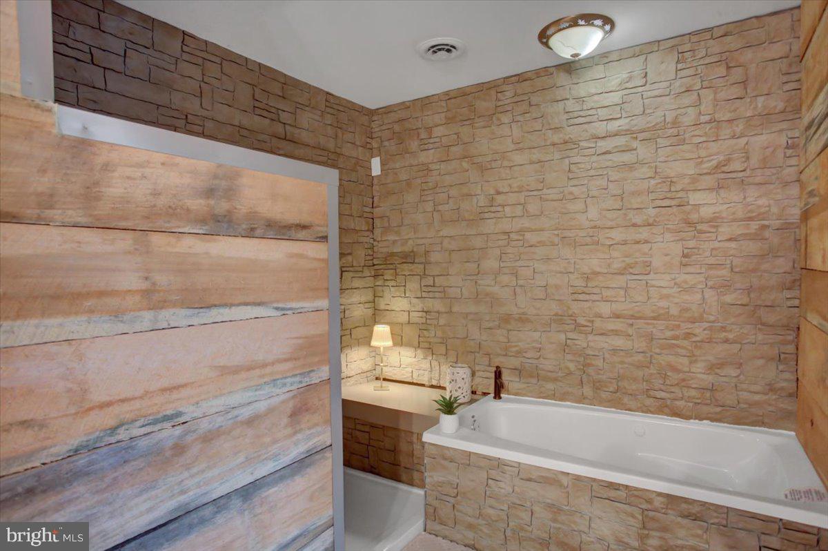 HILLVIEW ESTATES - Residential