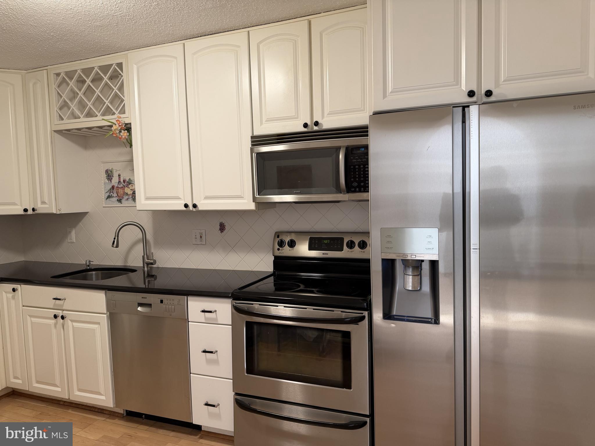 ROTONDA - Residential Lease