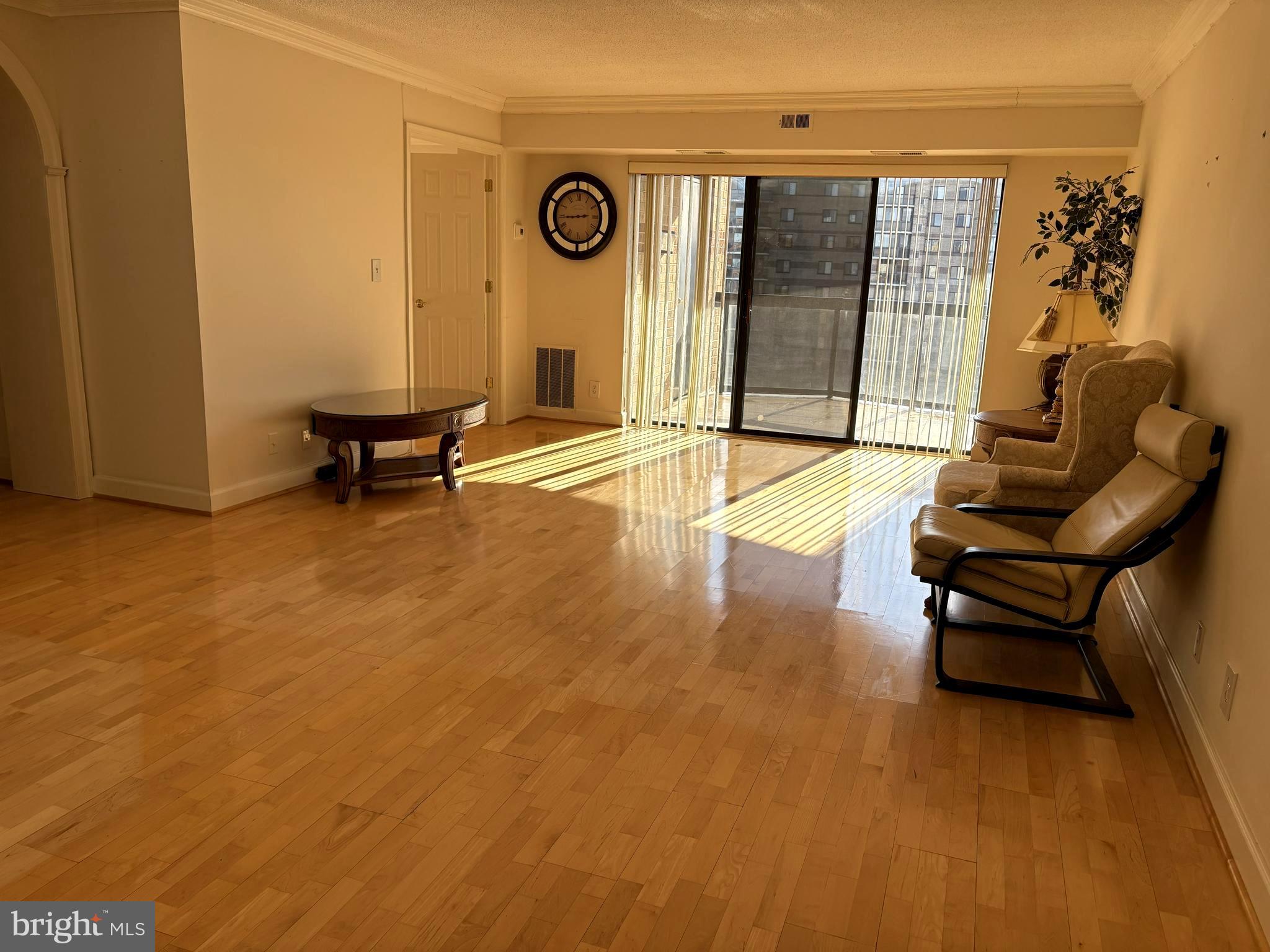 ROTONDA - Residential Lease