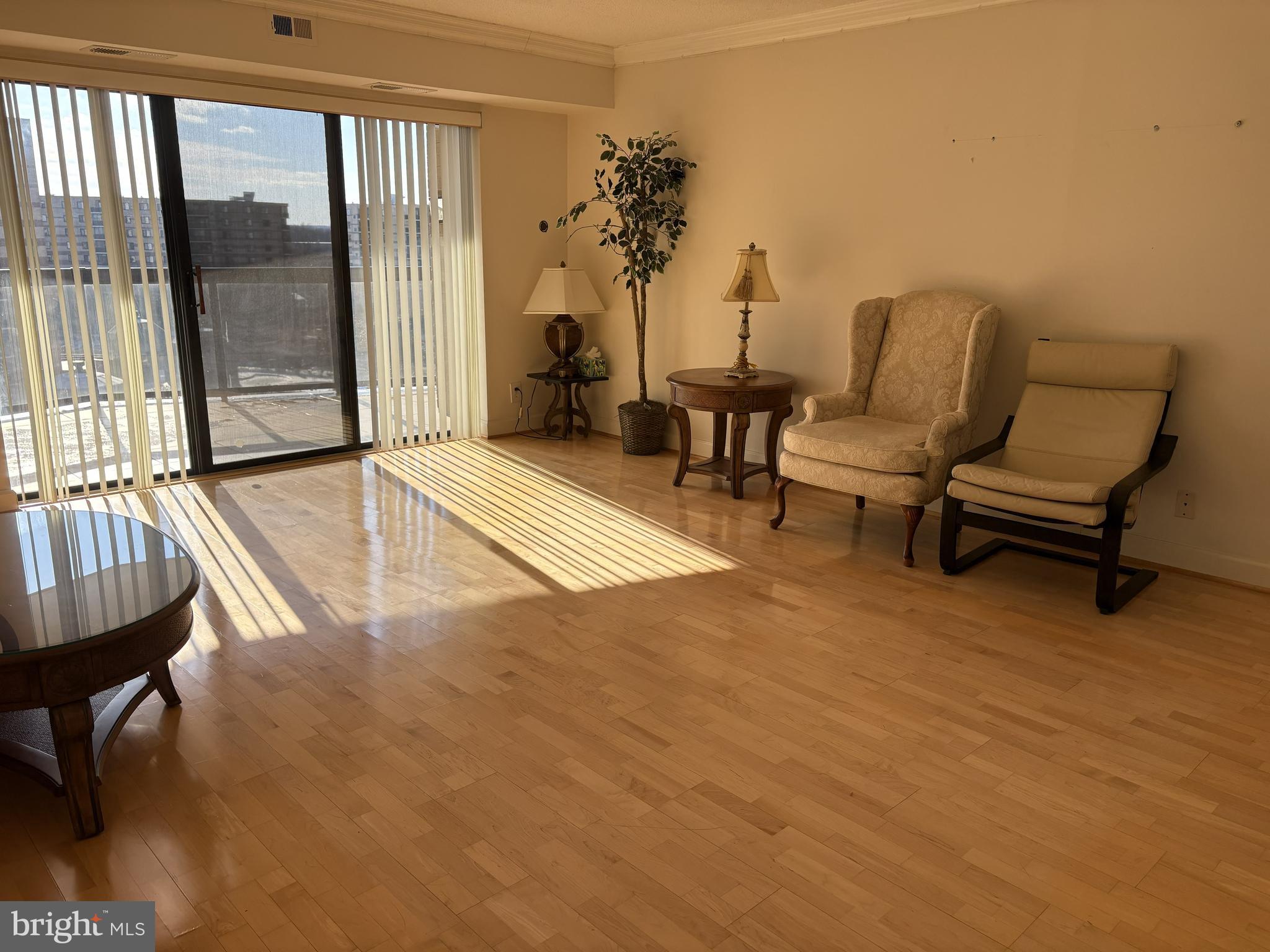 ROTONDA - Residential Lease