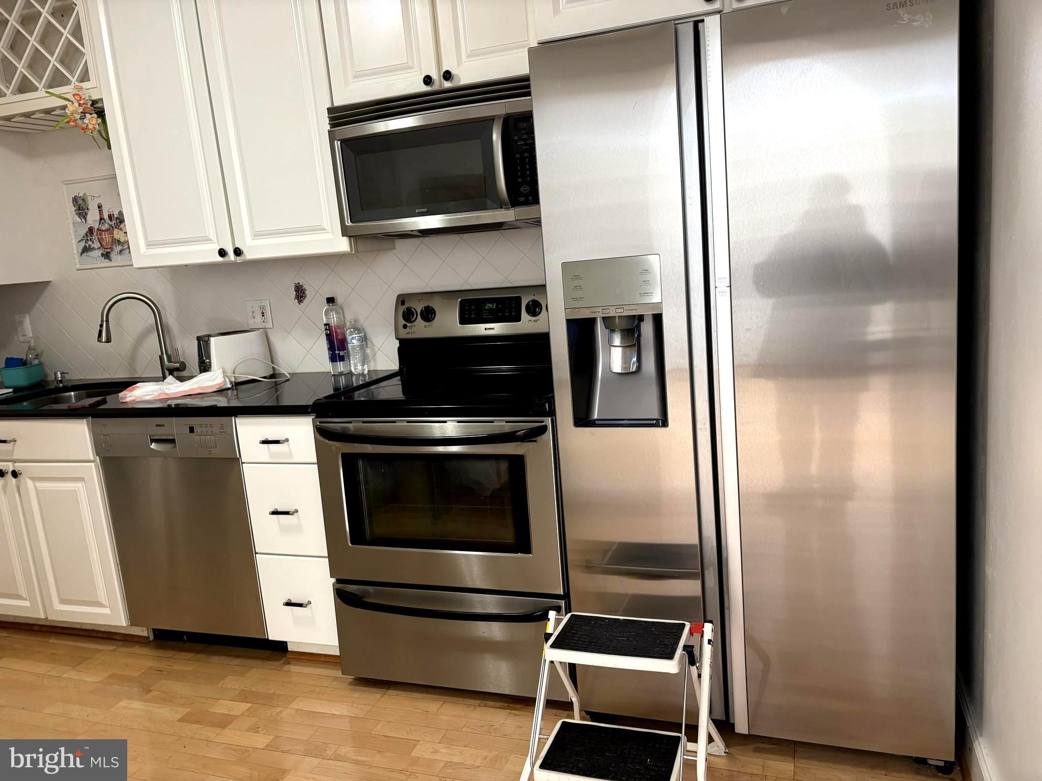 ROTONDA - Residential Lease