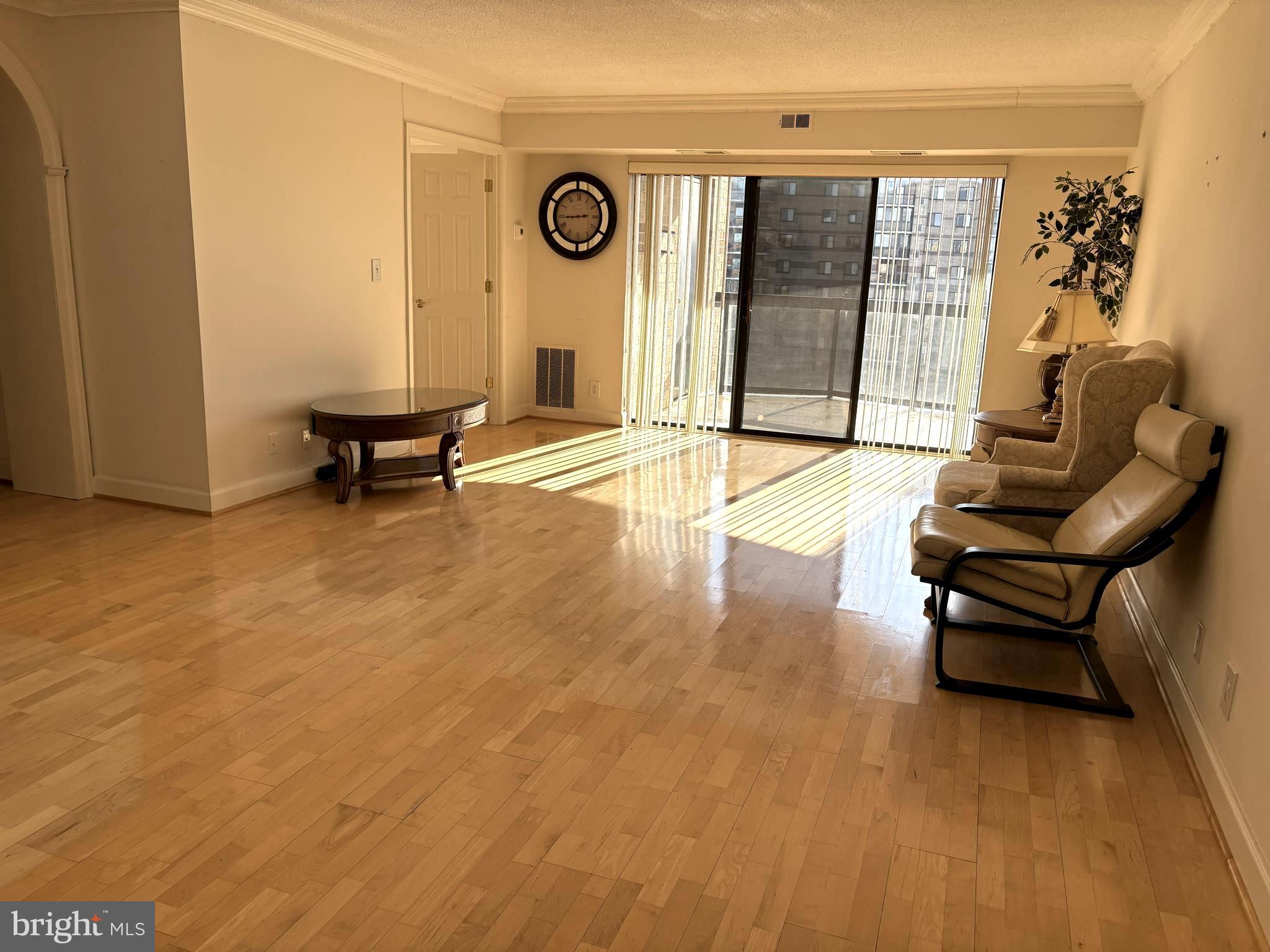 ROTONDA - Residential Lease