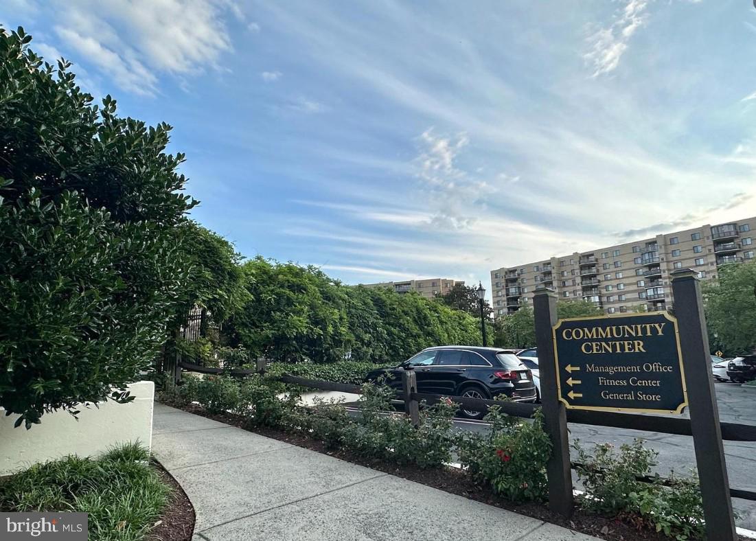 ROTONDA - Residential Lease