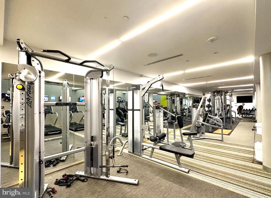 ROTONDA - Residential Lease