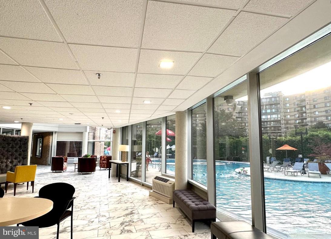 ROTONDA - Residential Lease