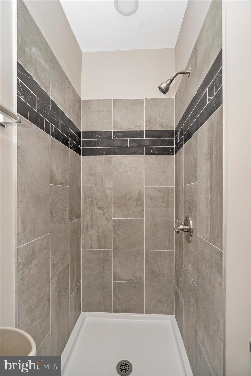 BROADWAY EAST - Residential