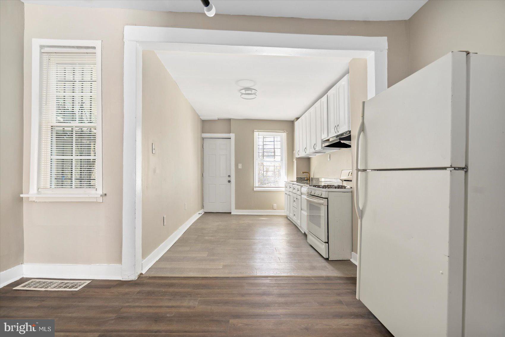 BROADWAY EAST - Residential