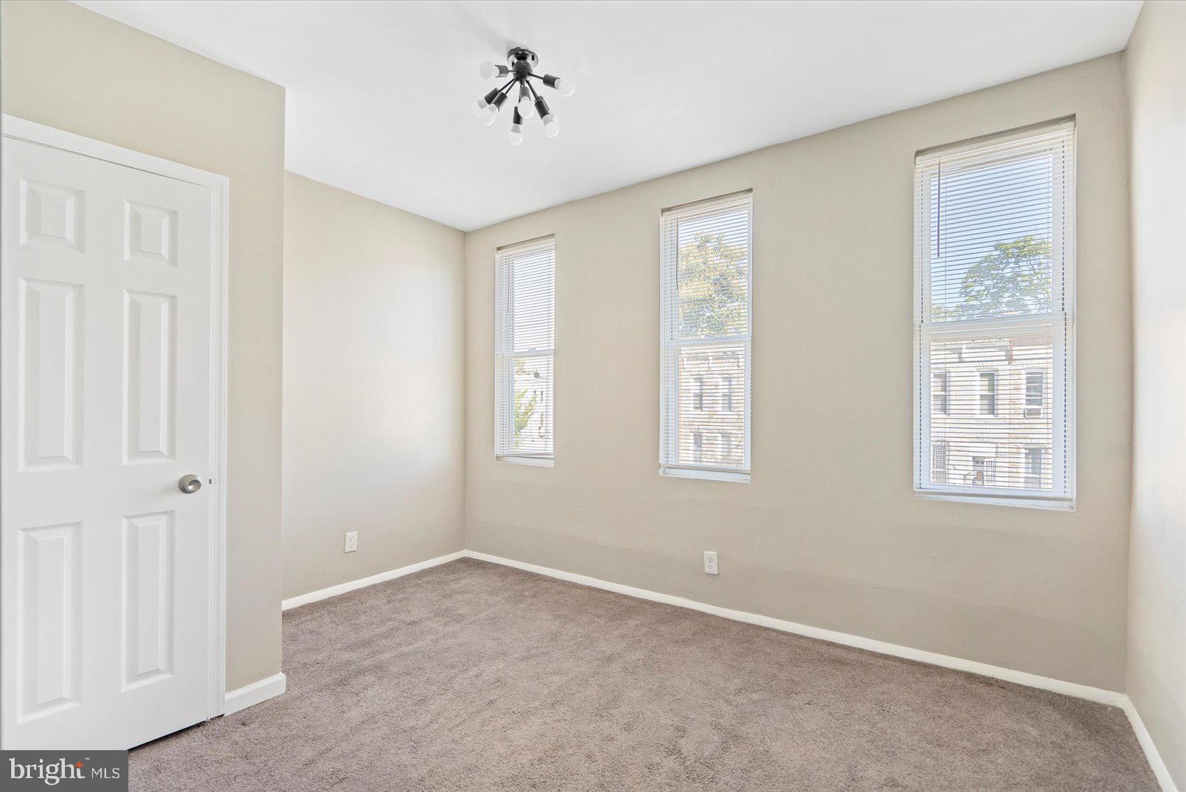 BROADWAY EAST - Residential