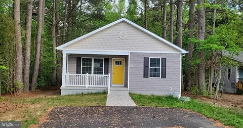 30 Parrish Loop, Montross, VA MLS: VAWE2008816