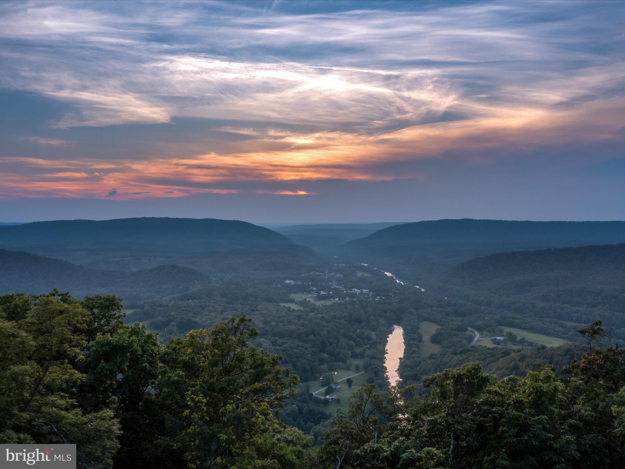 QUAINT HILLS MOUNTAIN SECTION - Land