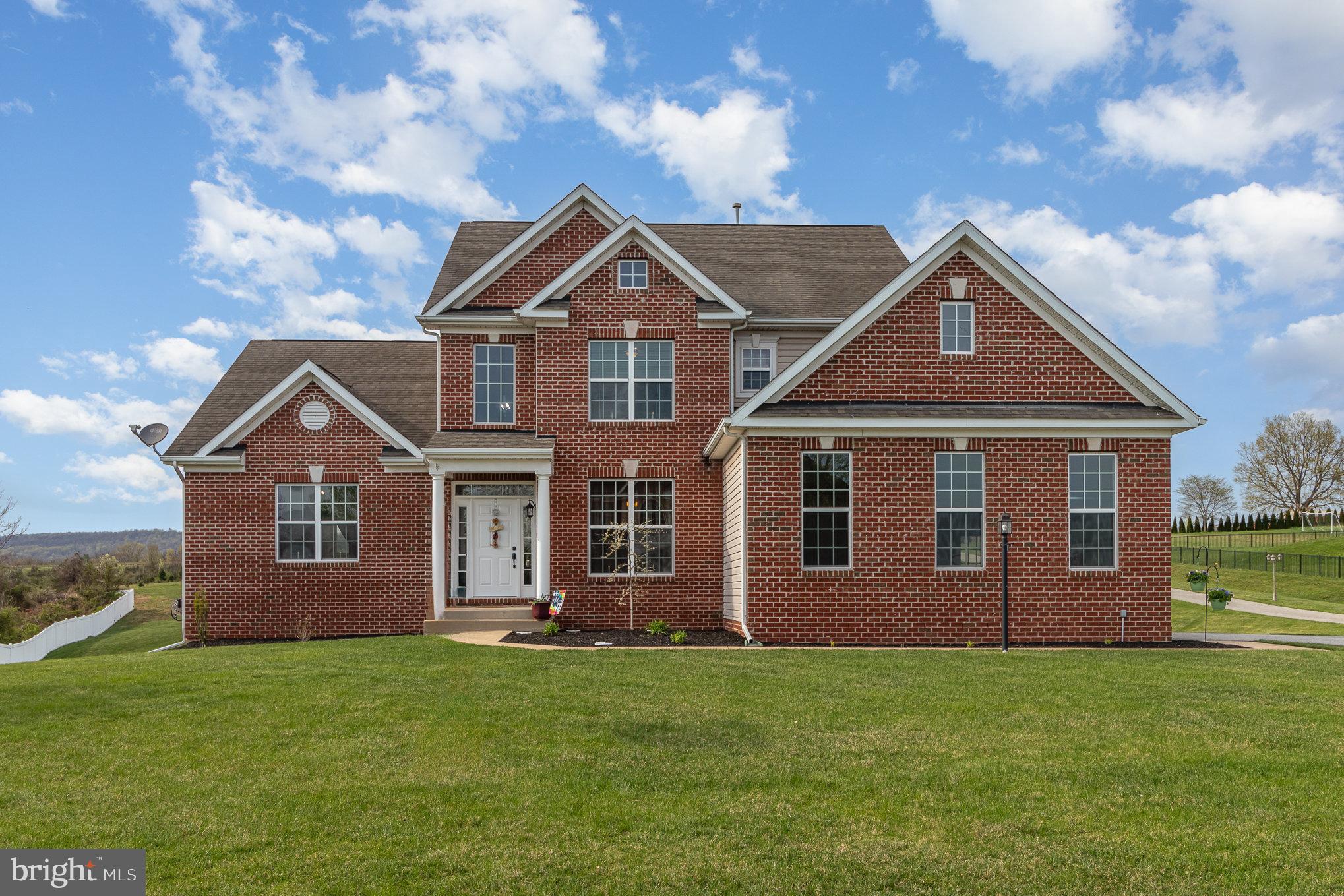 ROLLING HILLS ESTATES - Residential