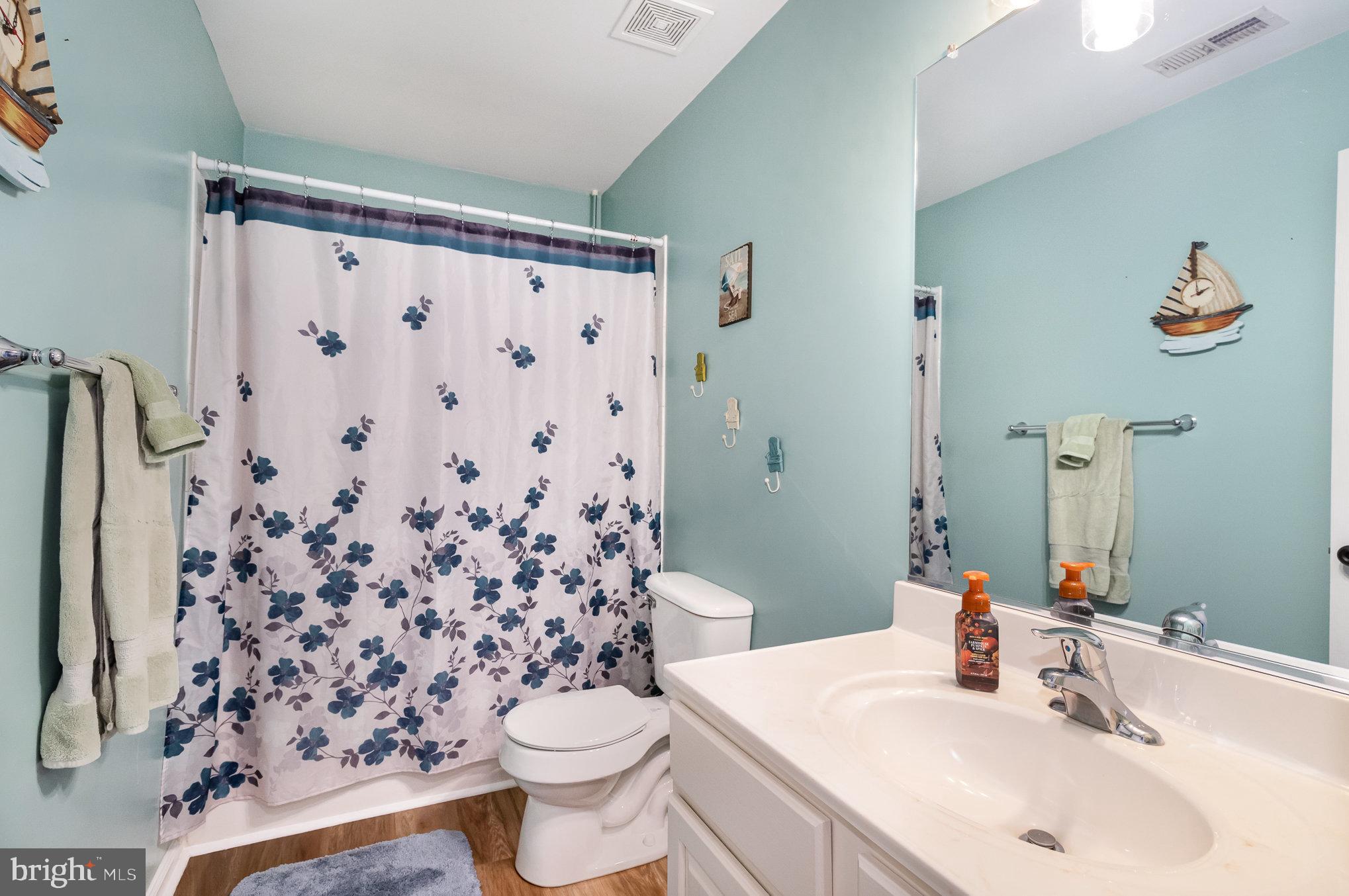 ROLLING HILLS ESTATES - Residential