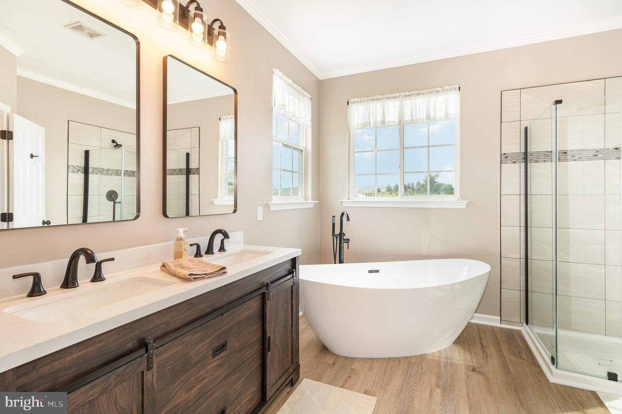 ROLLING HILLS ESTATES - Residential