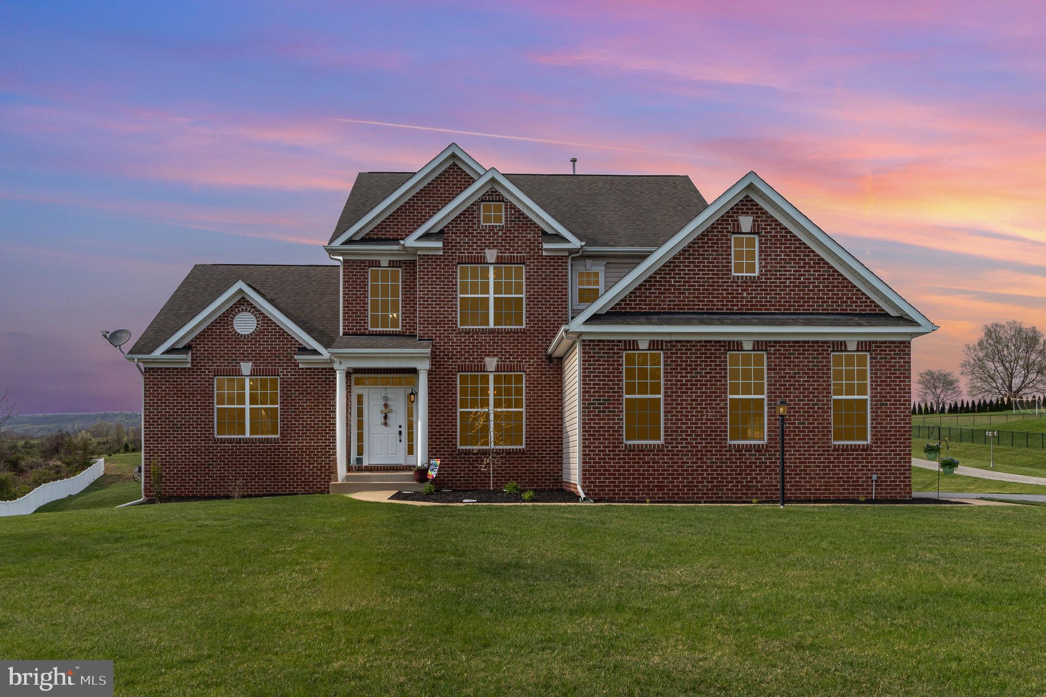 ROLLING HILLS ESTATES - Residential