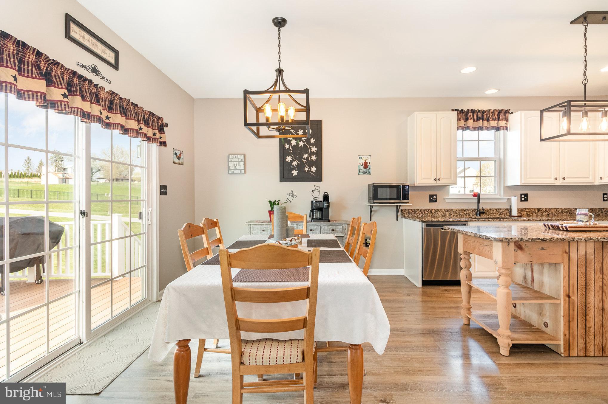 ROLLING HILLS ESTATES - Residential