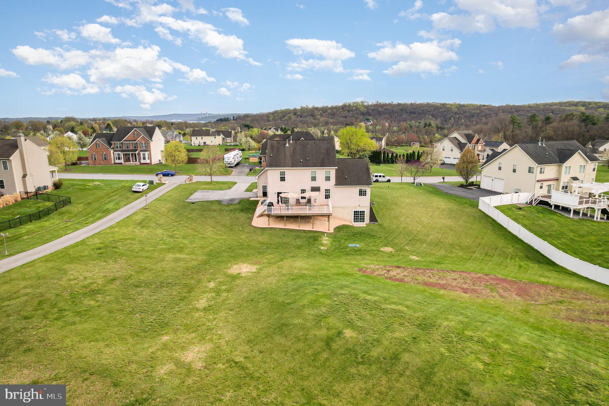 ROLLING HILLS ESTATES - Residential