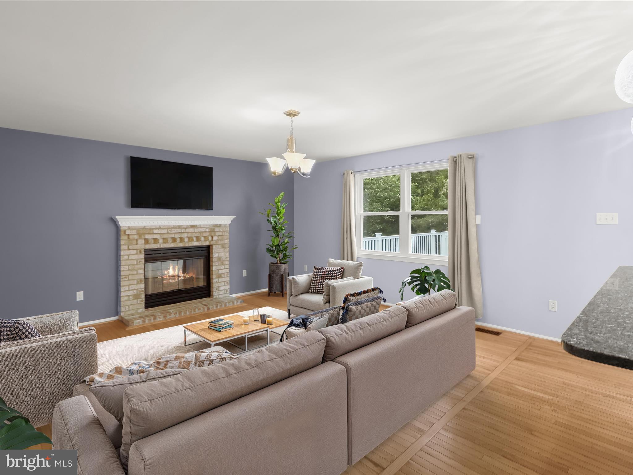 9609 GLEN OAKS LANE