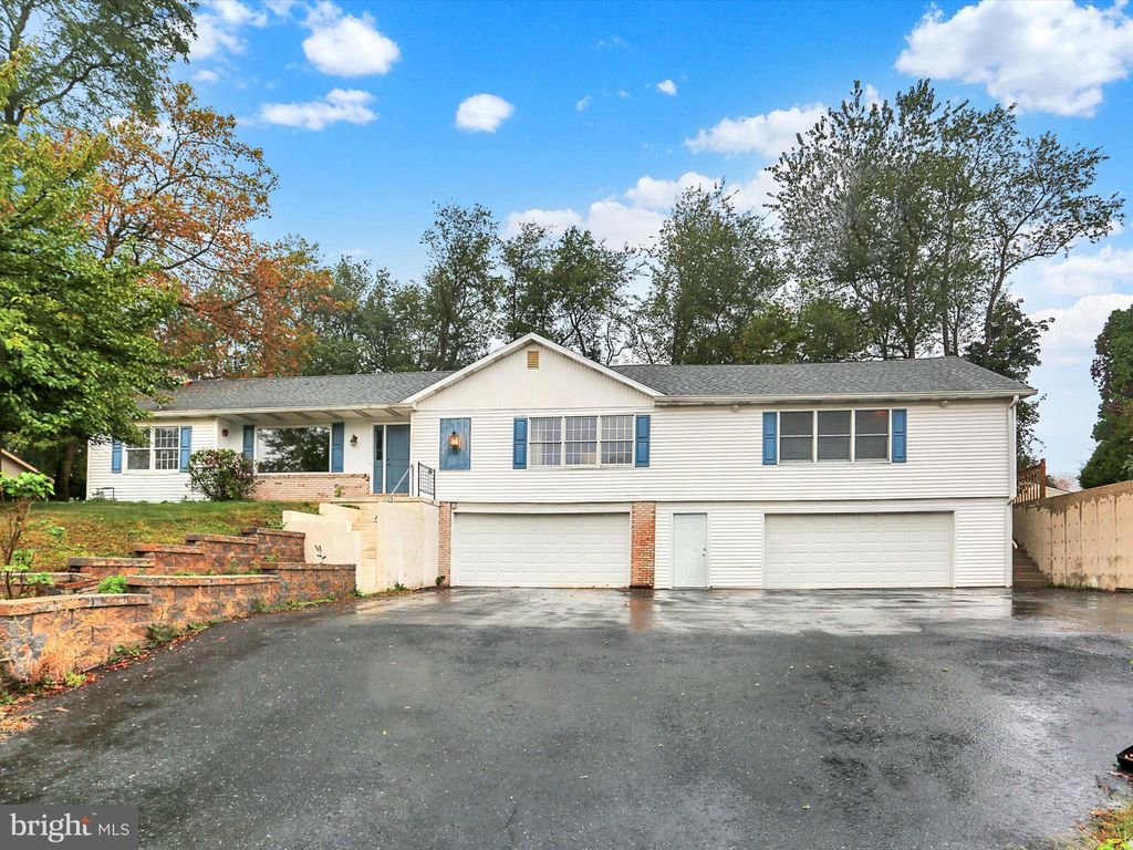 Photo of 317 Hillcrest Drive, NEW CUMBERLAND, PA 17070 (MLS # PAYK2090594)