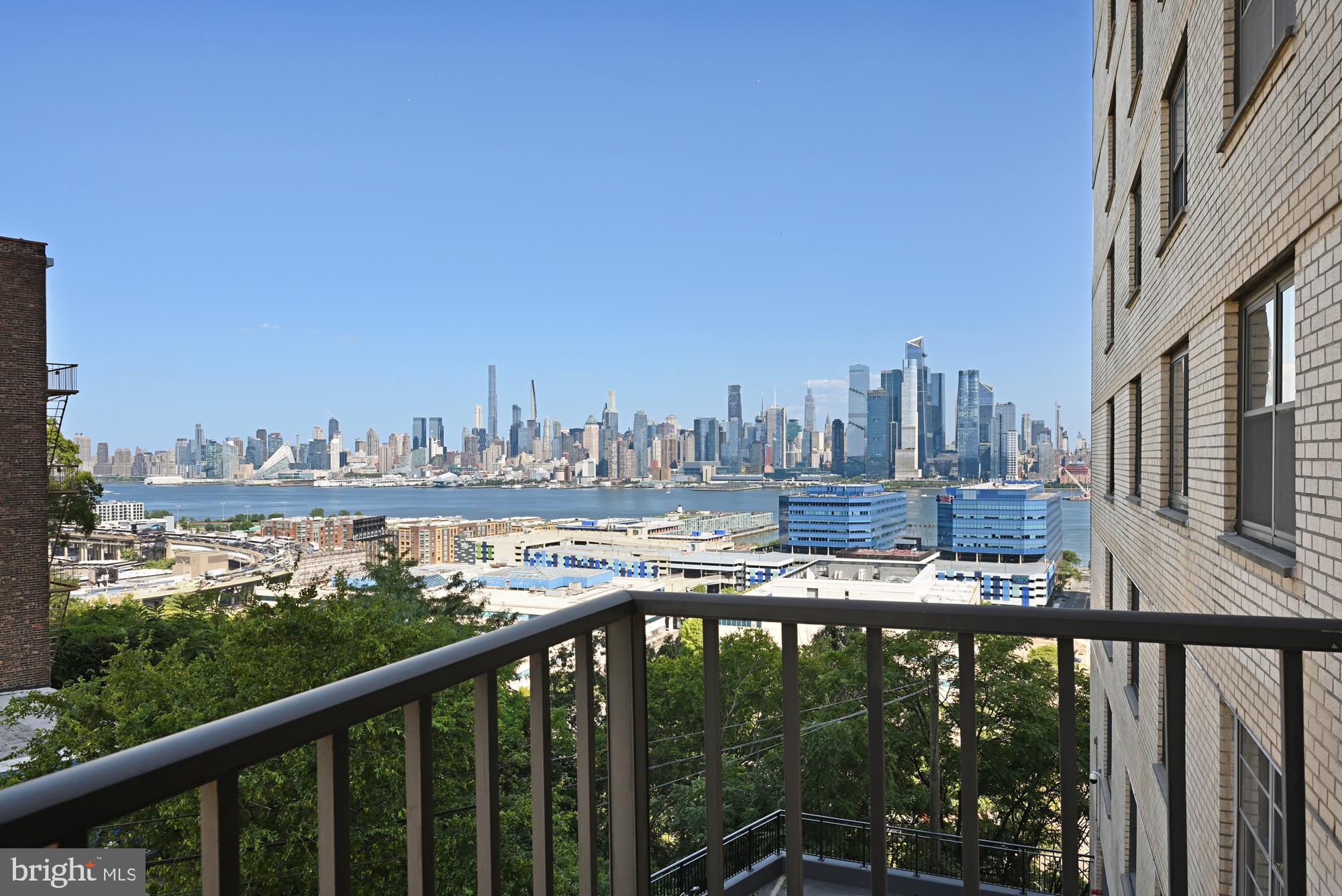 380 MOUNTAIN ROAD 302