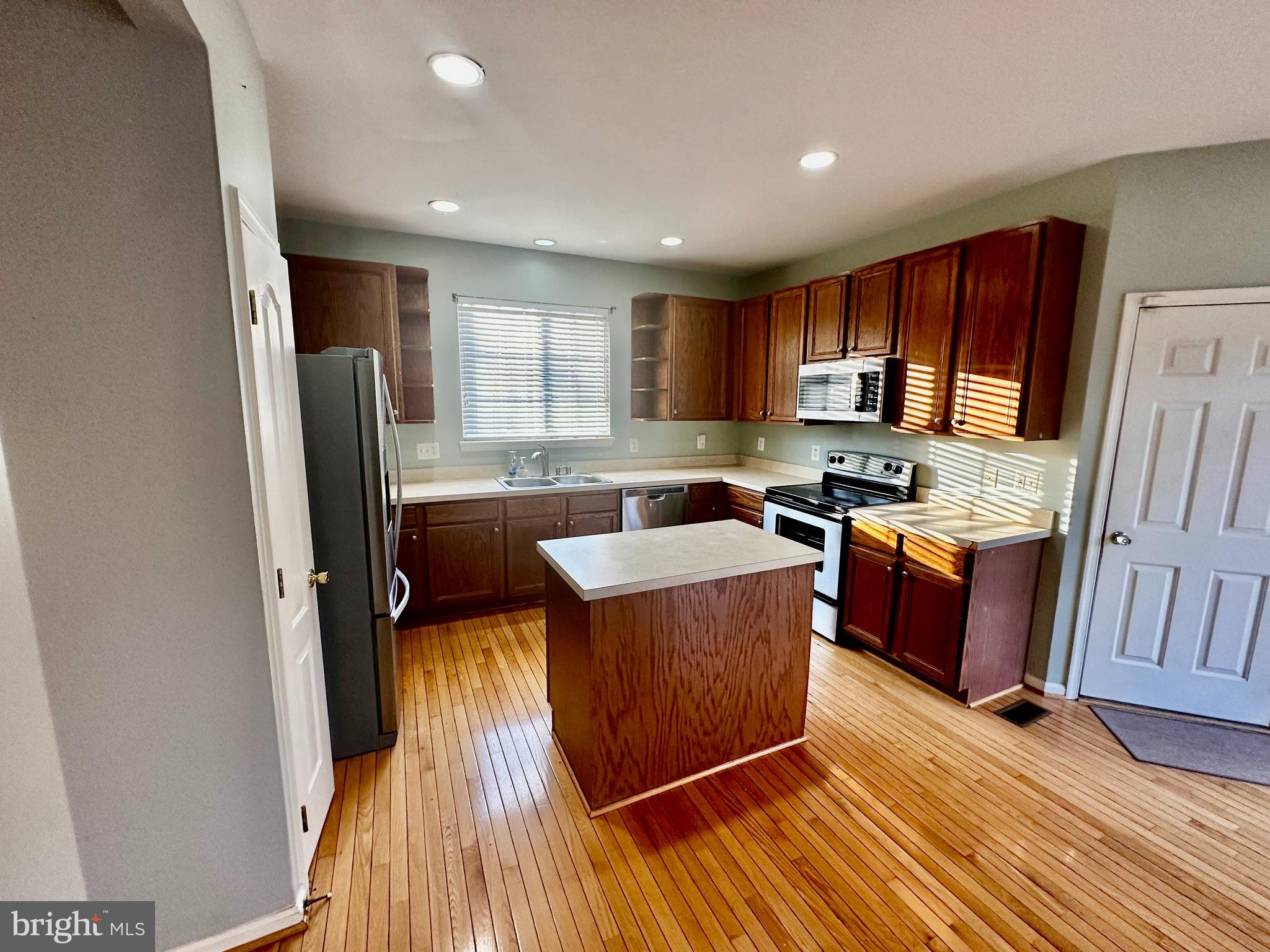 SOUTH RIDING - Residential