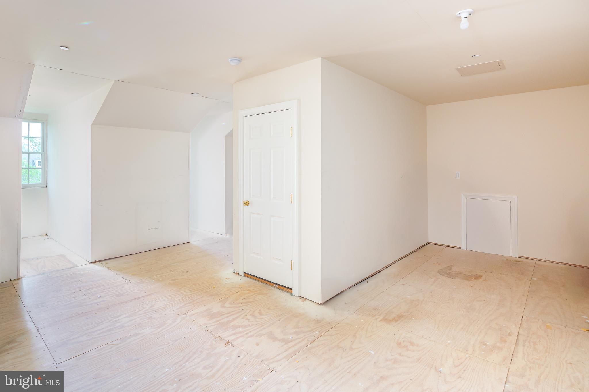 WHITEGATE - Residential