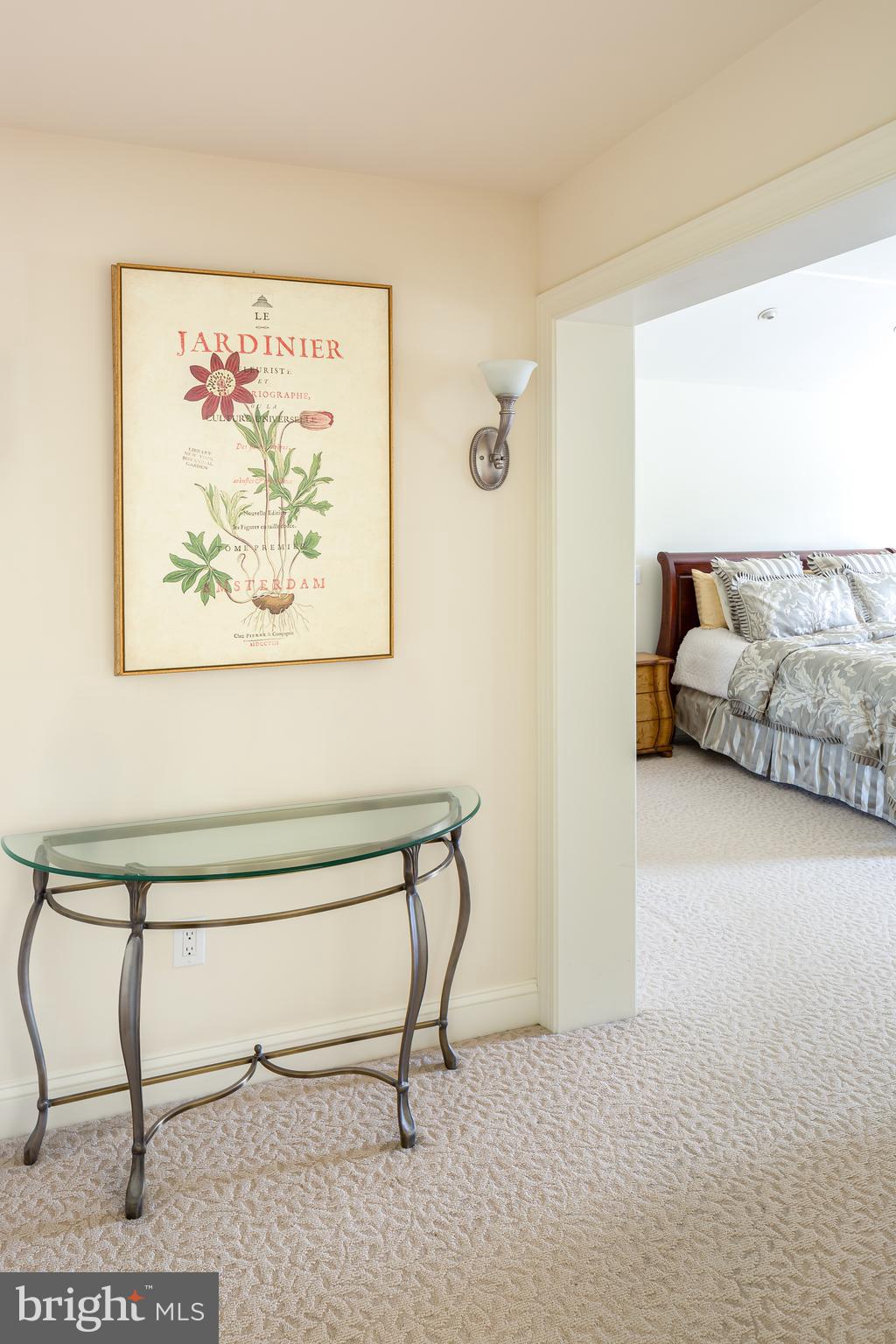 WHITEGATE - Residential