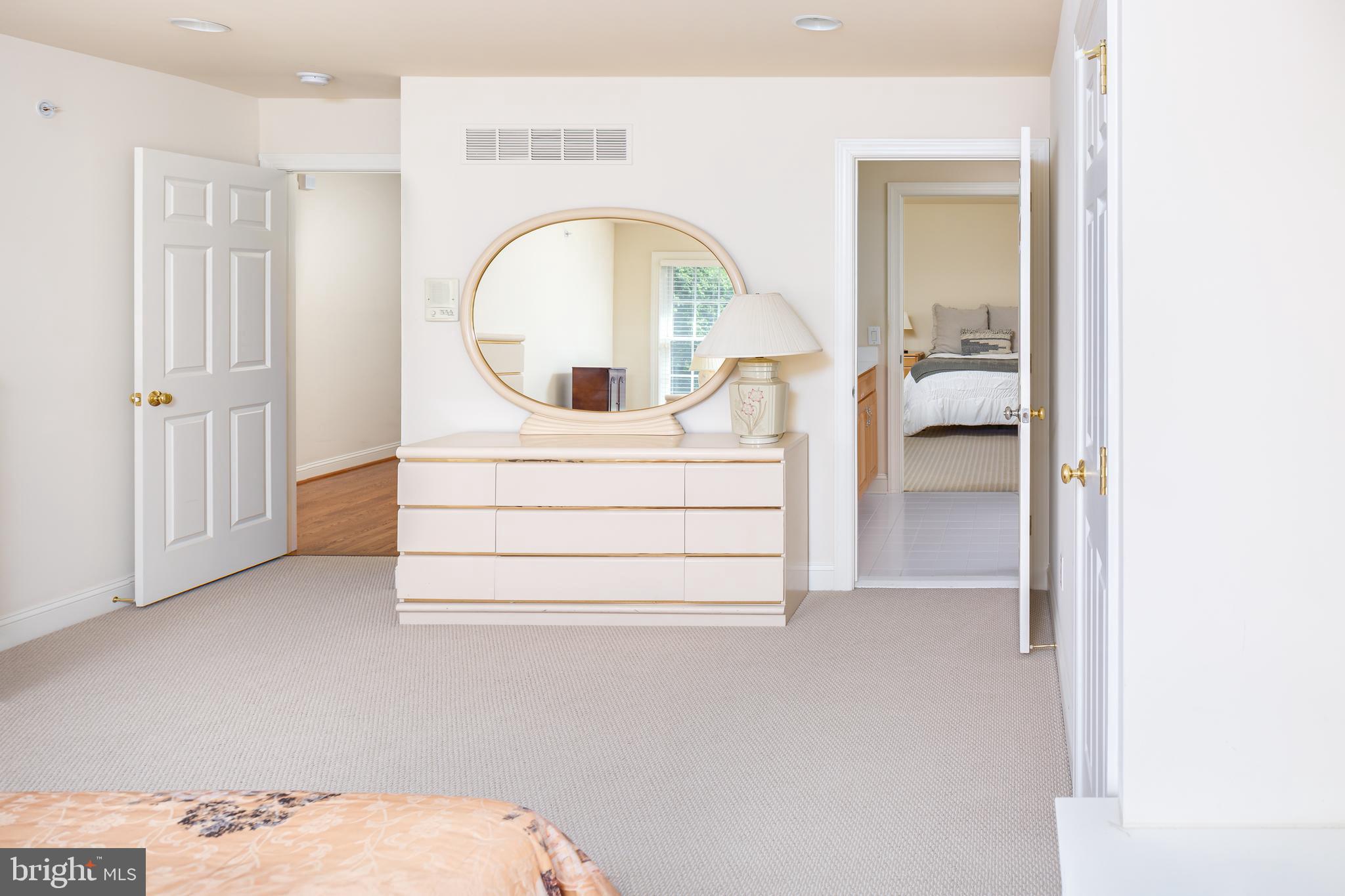 WHITEGATE - Residential