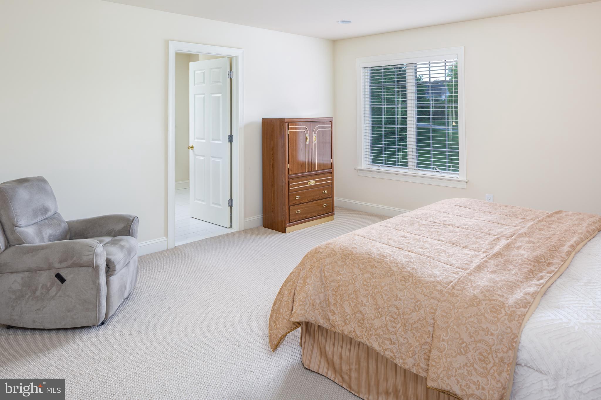 WHITEGATE - Residential