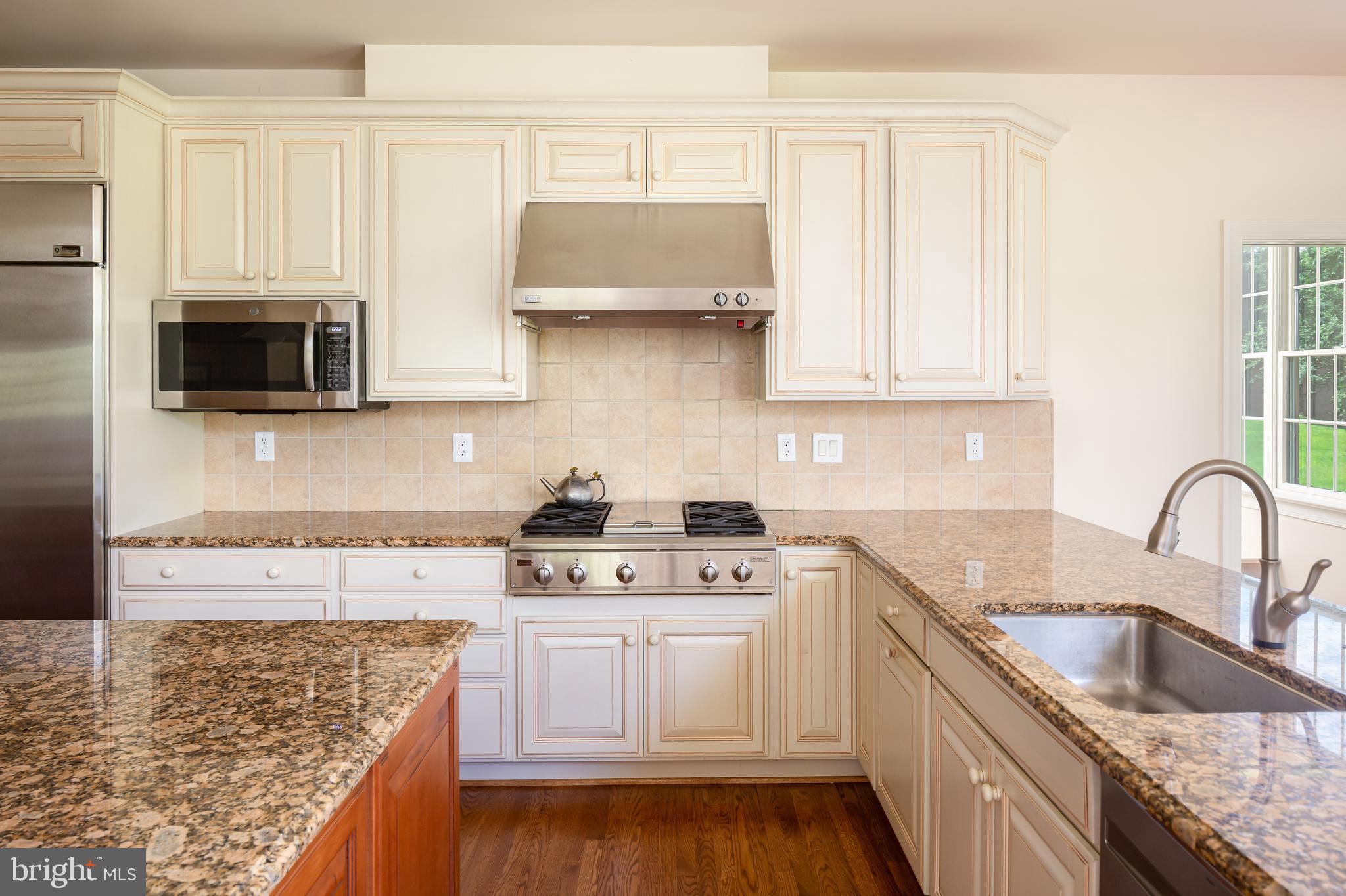 WHITEGATE - Residential