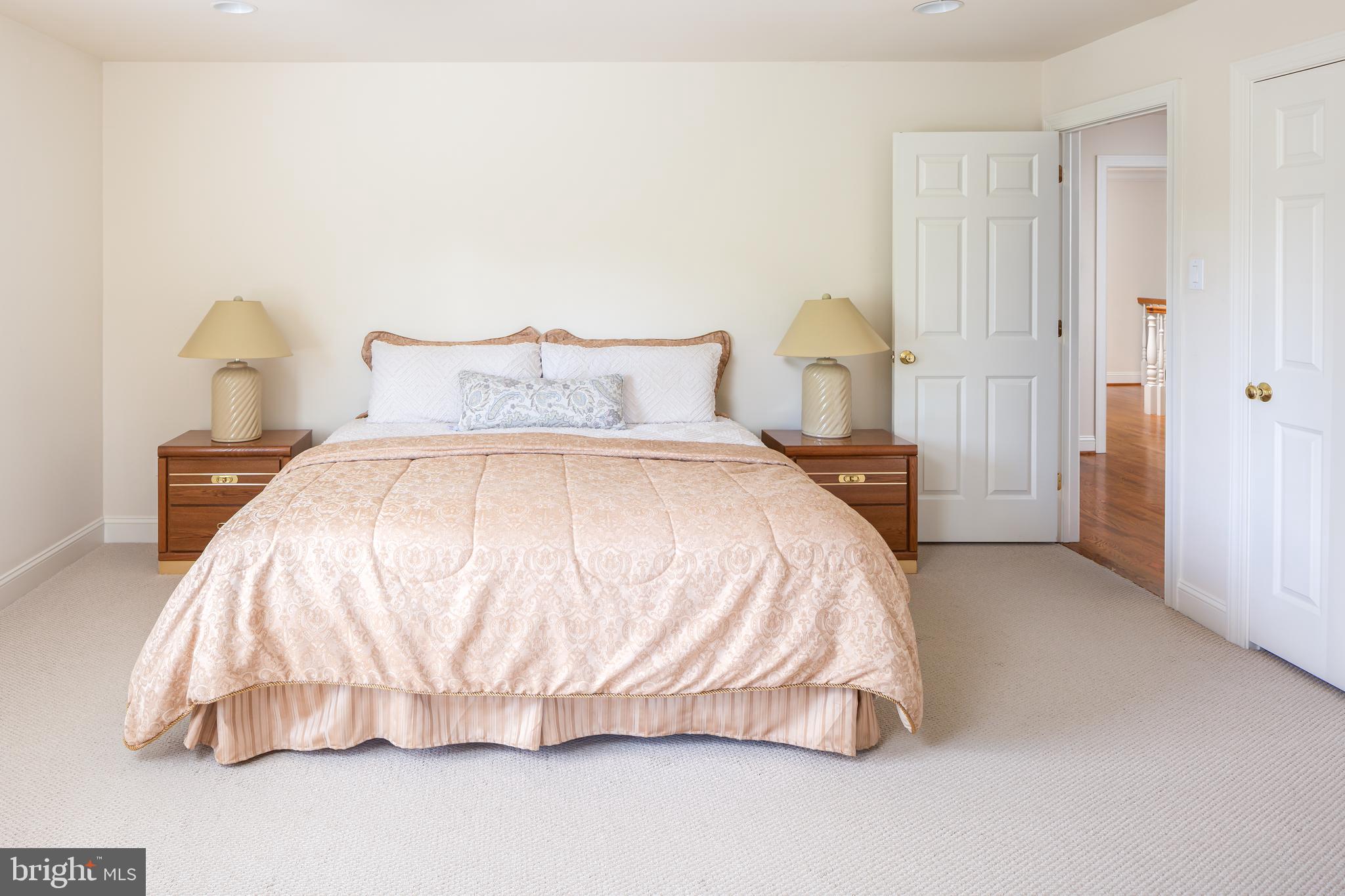 WHITEGATE - Residential