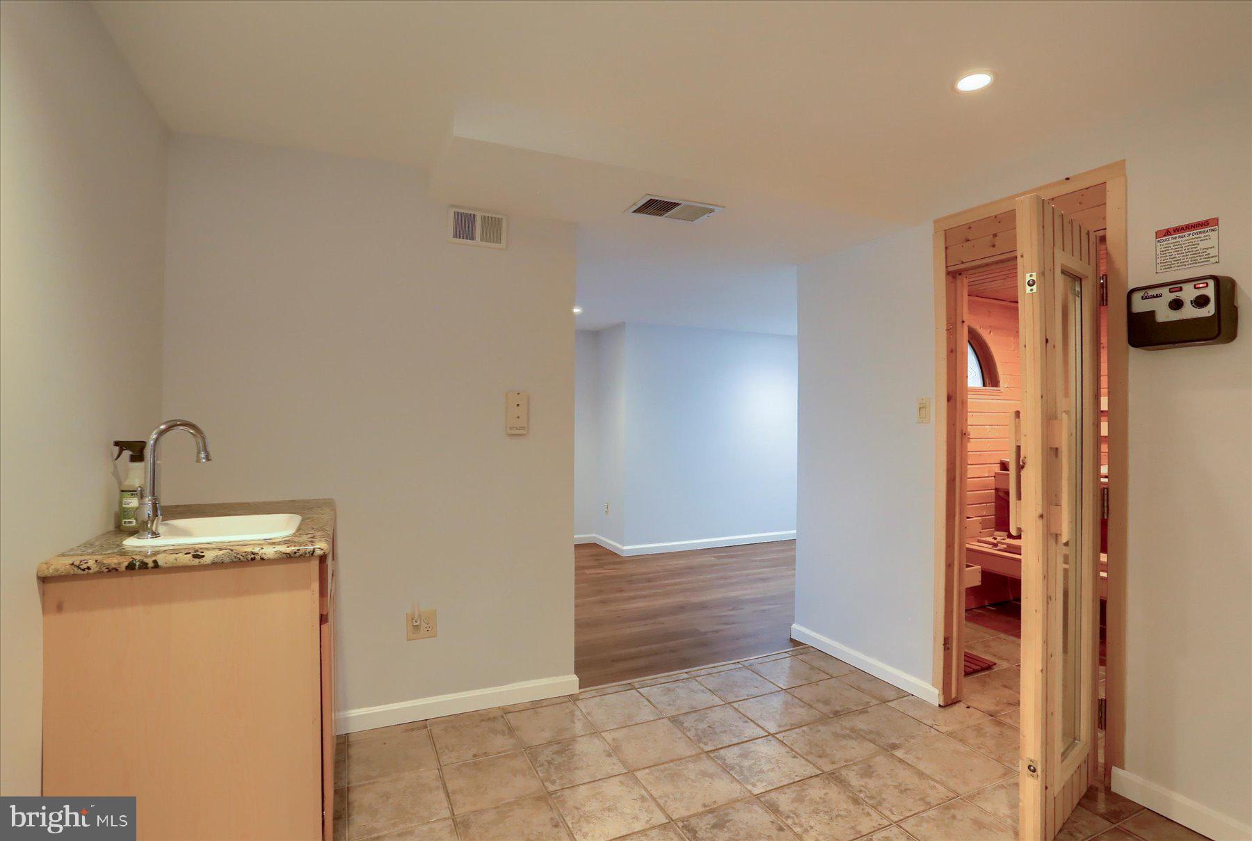 OAKMONT - Residential