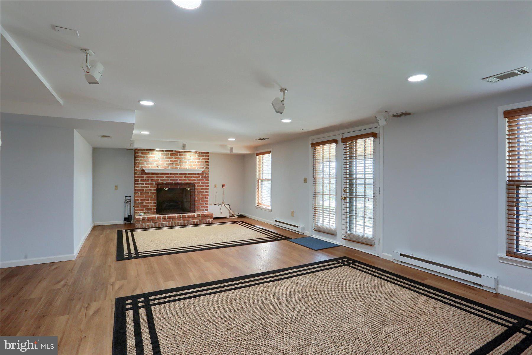 OAKMONT - Residential