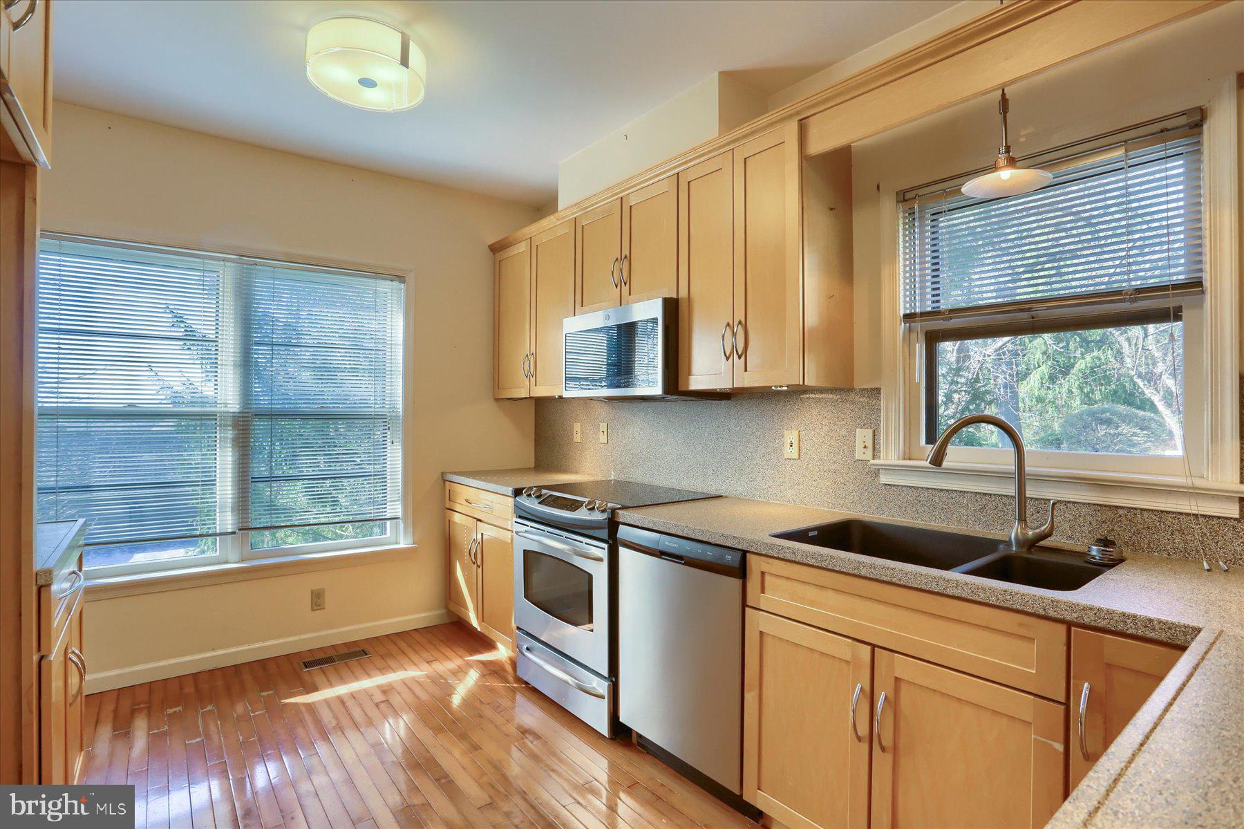 OAKMONT - Residential