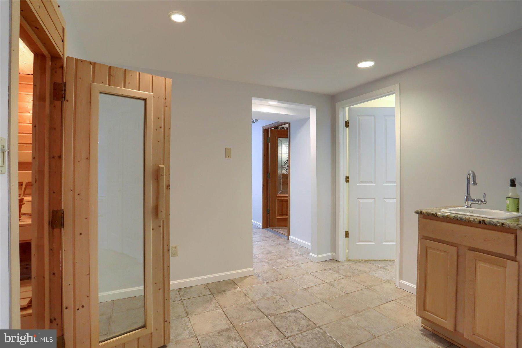 OAKMONT - Residential