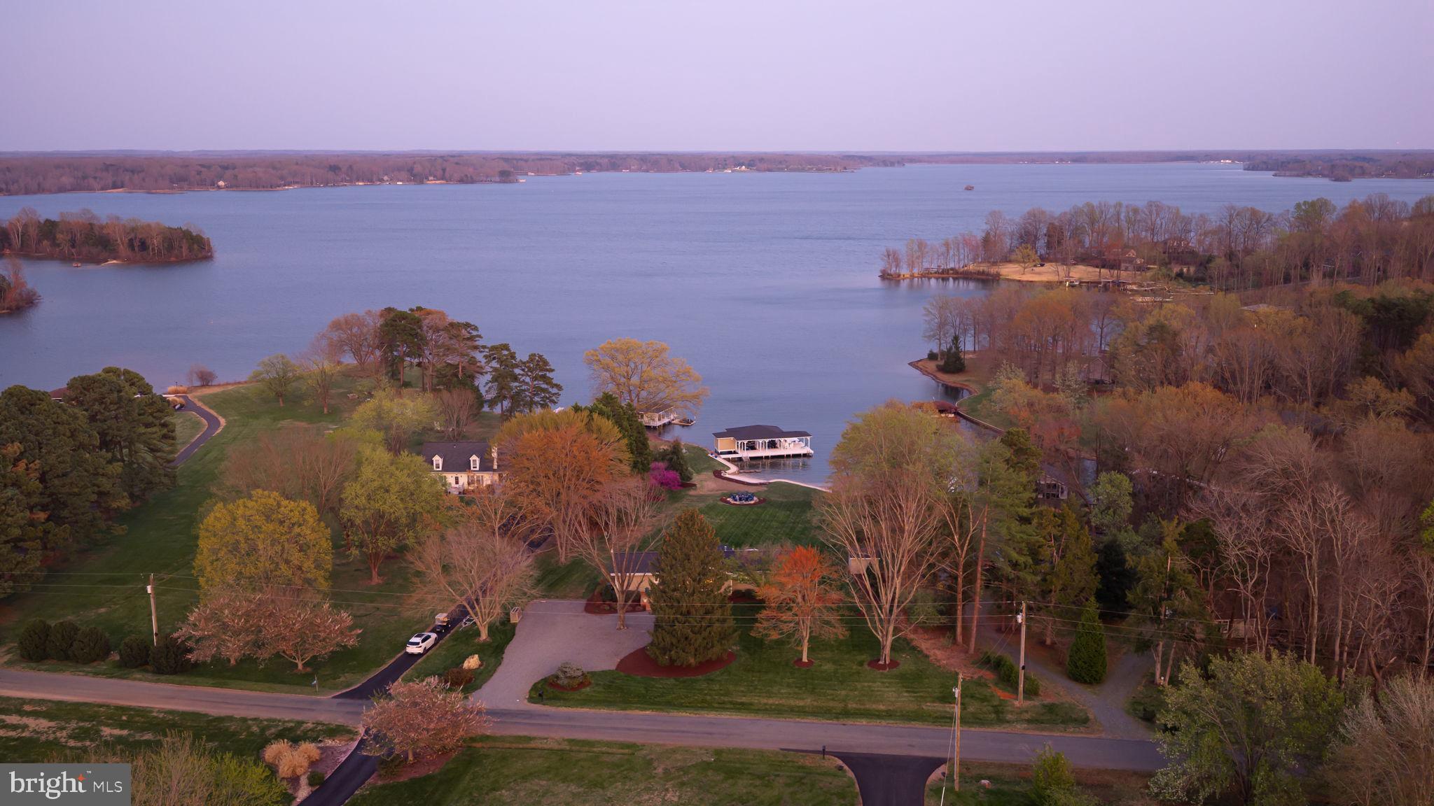 BEAR CASTLE - Residential