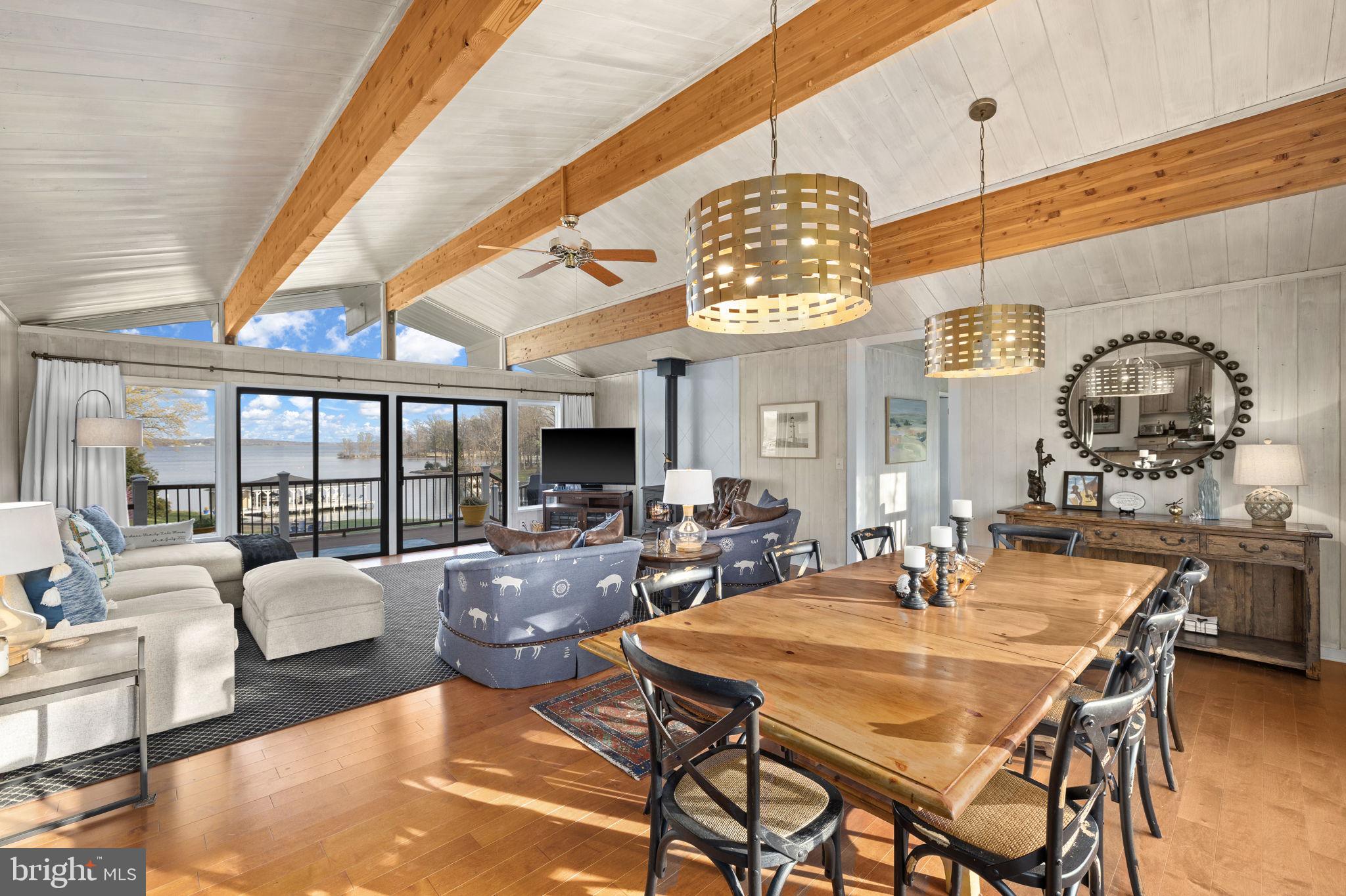 BEAR CASTLE - Residential