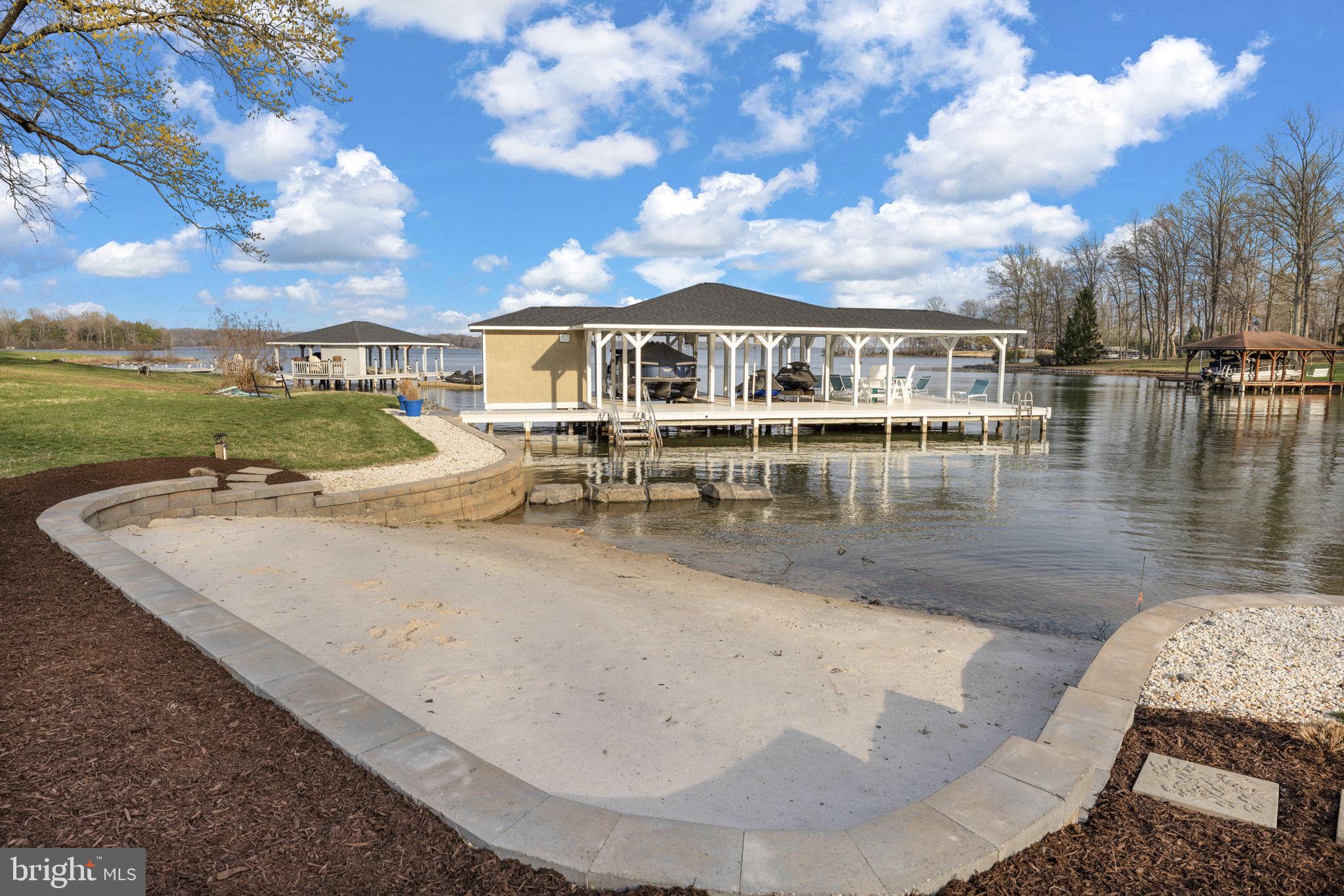 BEAR CASTLE - Residential